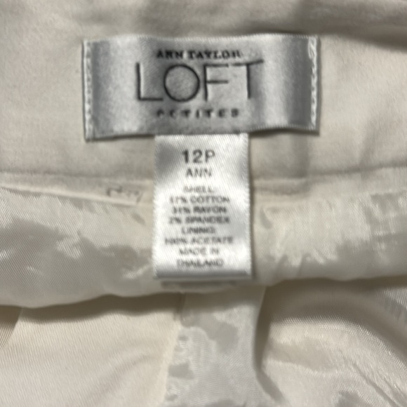 Ann Taylor Loft petite. Ann winter white lined trousers - Picture 3 of 4